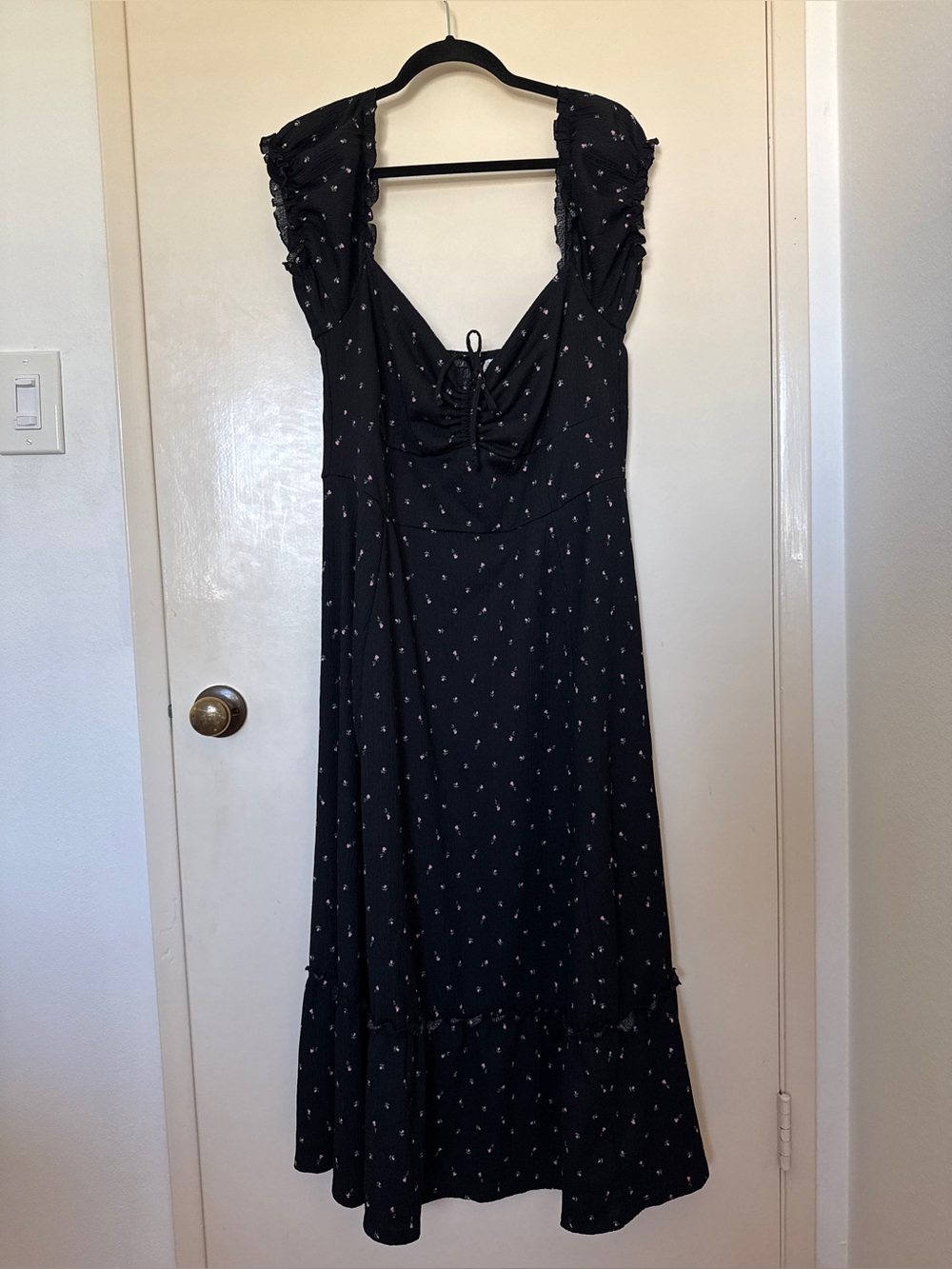 H&M DIVIDED womens textured Maxi Dress with Tiny Floral print in black size XL
